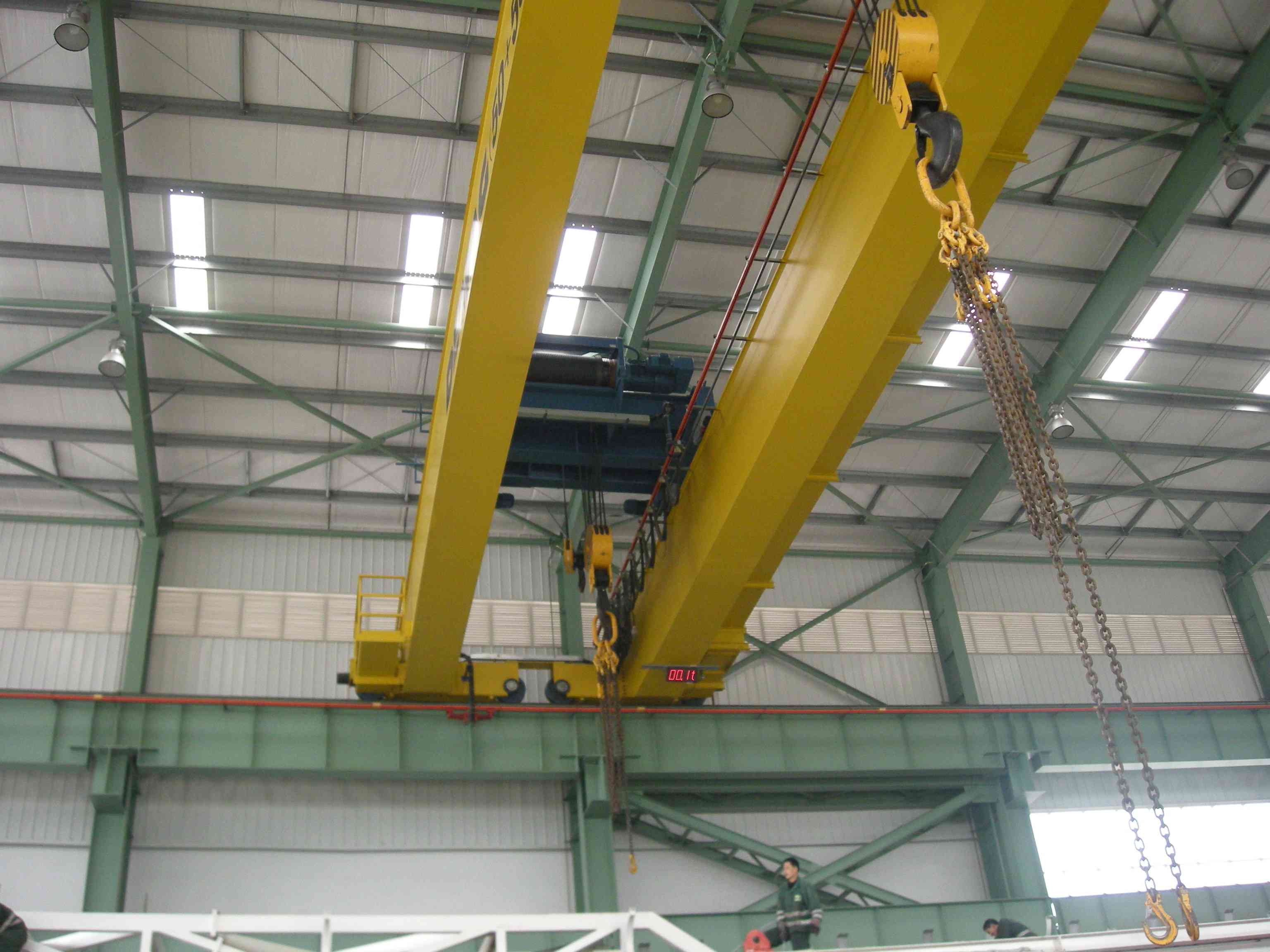 2、雙梁起重機（雙吊點同步聯(lián)動）.jpg