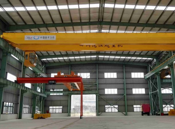 智能起重機(jī)：試車臺(tái)